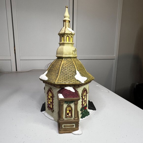 Santa's Workbench Hope Chapel Lighted Christmas Building from 1997 - Picture 7 of 9